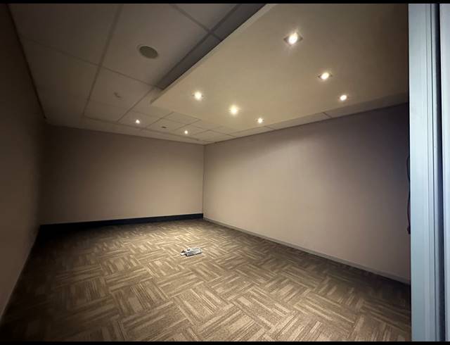 187.10M² OFFICE TO LET IN HIGHVELD
